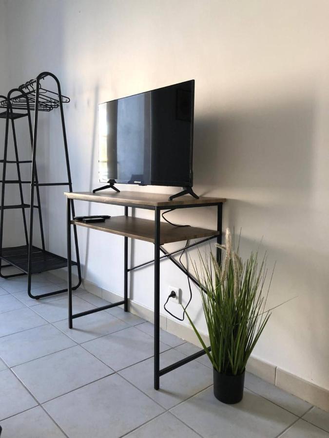 Ferienwohnung Studio Le 2, Free Parking, Free Wifi, Transports Nîmes Exterior foto